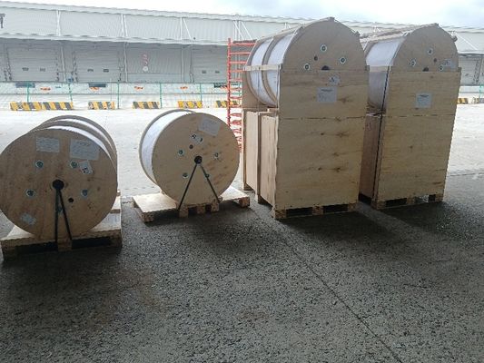 ความหนาแตกต่างกันไป สมาชิก FRP ที่ปรับแต่งได้ รูปสี่เหลี่ยมผืนผ้า กำหนดเอง น้ำหนักเบา เมื่อเทียบกับเหล็ก วัสดุที่ทนทาน เหมาะสำหรับอุตสาหกรรม